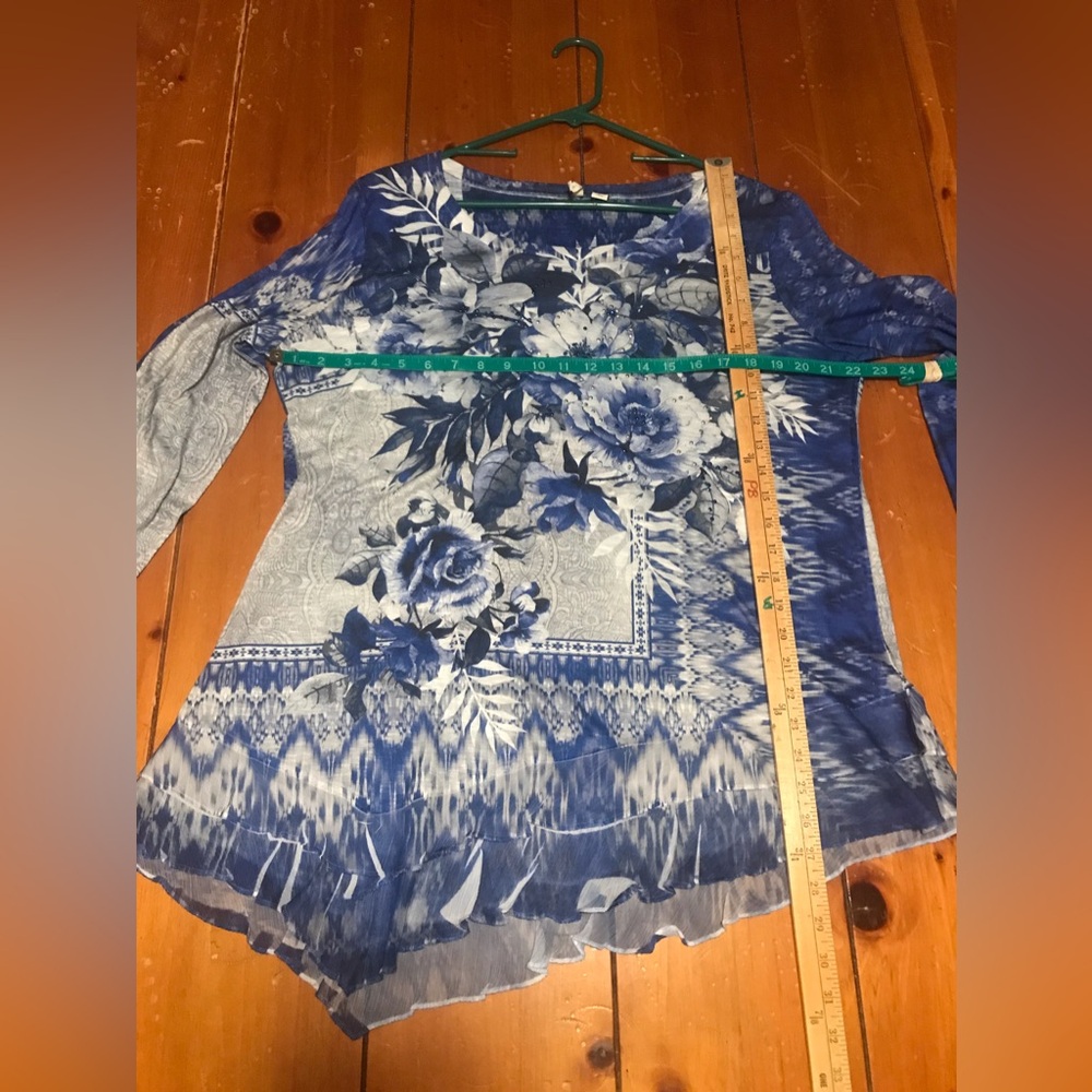EST. 1946 top, size Large, blue, white, grey.